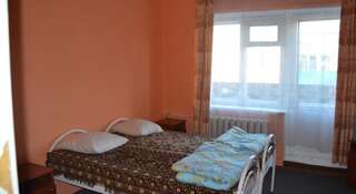 Гостиница База Отдыха Волна Кунеевка Стандартный двухместный номер с 2 отдельными кроватями-1
